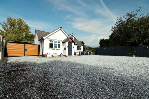 Valhalla, Beverley Road, Walkington... 5 bed detached bungalow for sale