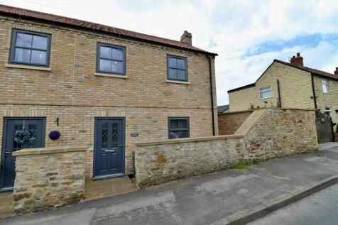 2 bedroom semi-detached house for sale