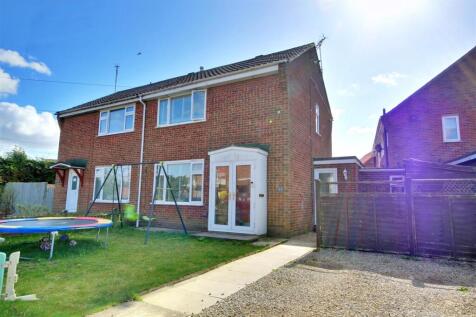 2 bedroom semi-detached house for sale