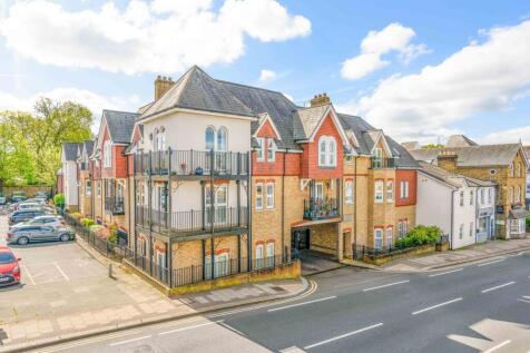 Oatlands Drive, Weybridge, KT13 2 bed retirement property for sale