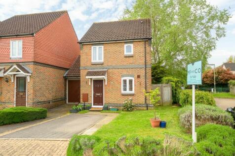 2 bedroom link detached house for sale