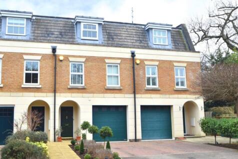 Castle Mews, Weybridge, KT13 4 bed townhouse for sale