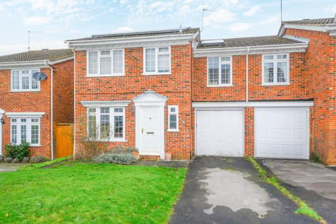 4 bedroom semi-detached house for sale