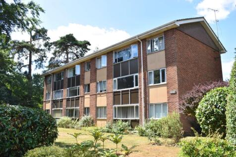 Brockley Combe, Weybridge, KT13 2 bed apartment for sale