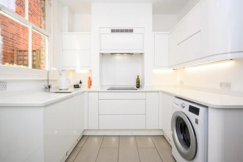 Oakdale Road, Weybridge, KT13 3 bed detached house for sale