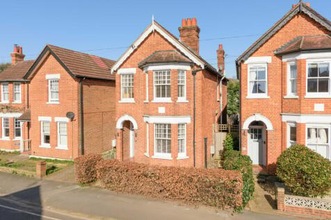 Oakdale Road, Weybridge, KT13 3 bed detached house for sale