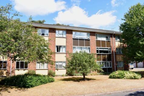 Brockley Combe, Weybridge, KT13 2 bed apartment for sale