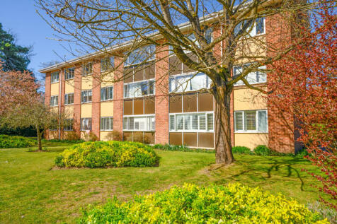Brockley Combe, Weybridge, KT13 2 bed apartment for sale