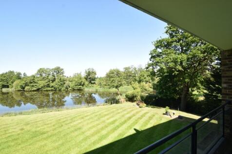 Vale Road, Weybridge, KT13 2 bed apartment for sale