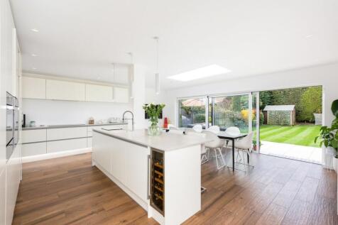 4 bedroom bungalow for sale