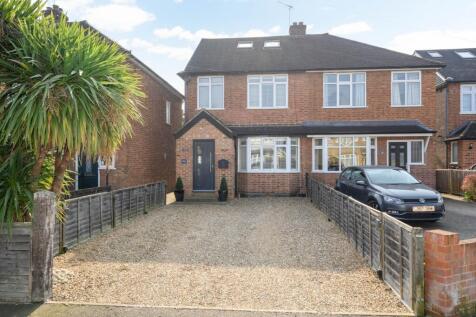 4 bedroom semi-detached house for sale