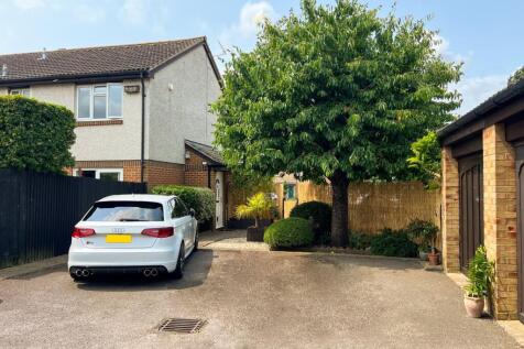 1 bedroom end of terrace house for sale