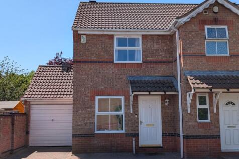 2 bedroom semi-detached house for sale