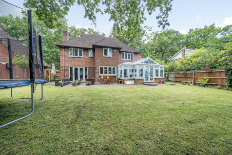 5 bedroom detached house for sale