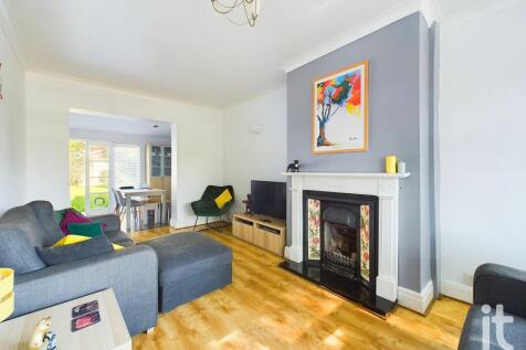 Woodlands Drive, Offerton, Stockport... 3 bed semi