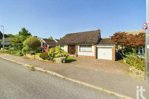 4 bedroom detached bungalow for sale