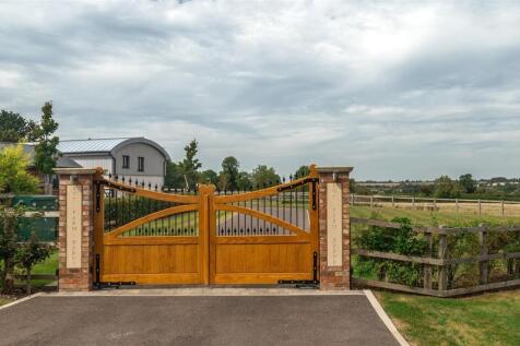 Ivy Farm Barns, Tebworth LU7 4 bed country house for sale