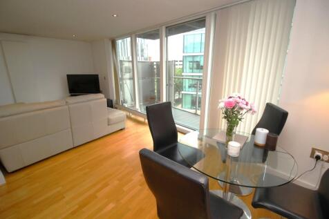 100 The Quays, Salford, M50 2 bed flat for sale