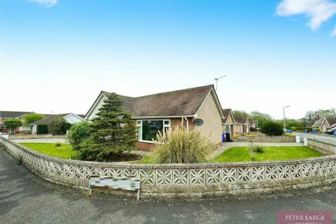 4 bedroom detached bungalow for sale