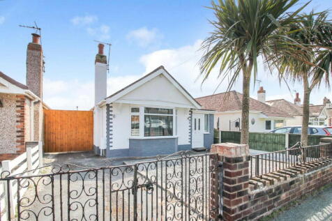 7 Hilton Drive, Rhyl, Denbighshire... 2 bed detached bungalow for sale