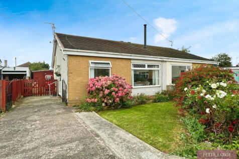 56 Doren Avenue, Rhyl, LL18 4LE 2 bed semi