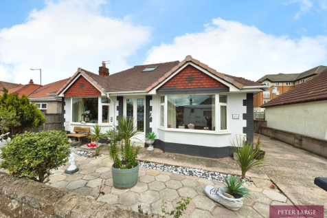 2A Burns Drive, Rhyl, LL18 3BL 2 bed detached bungalow for sale