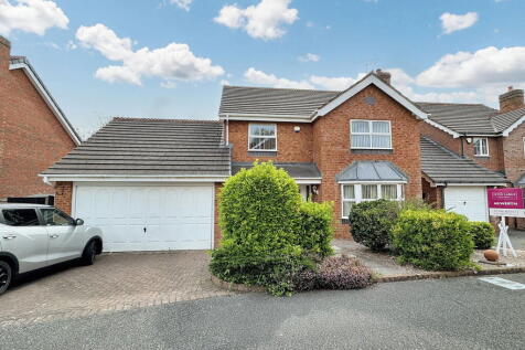 4 bedroom detached house for sale