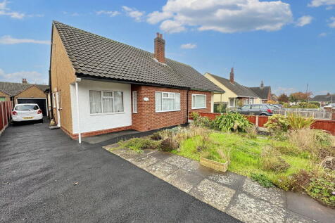 2 bedroom semi-detached bungalow for sale