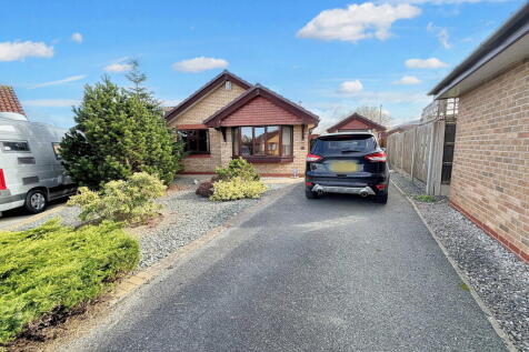 Lon Caradog, Abergele, Conwy, LL22 7DE 2 bed detached bungalow for sale