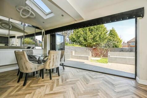 4 bedroom semi-detached house for sale