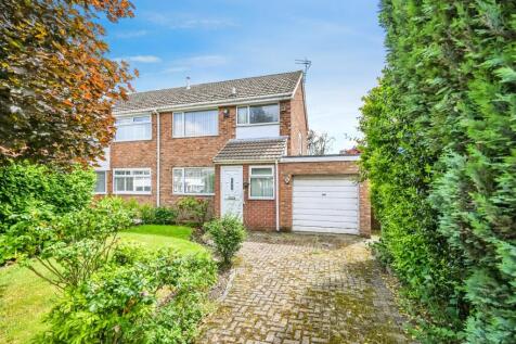 3 bedroom semi-detached house for sale