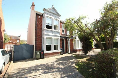 5 bedroom semi-detached house for sale