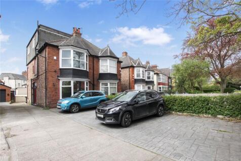 6 bedroom semi-detached house for sale