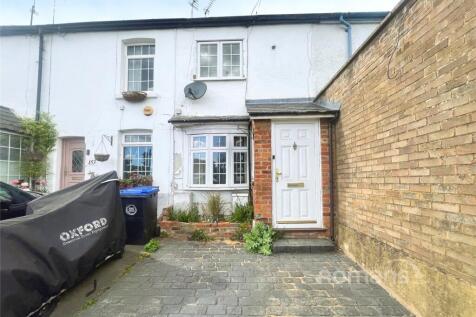 London Road, Bagshot, Surrey 2 bed terraced house for sale