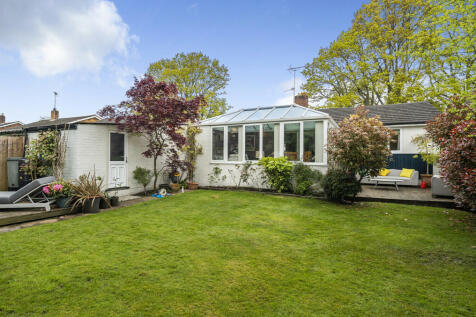 Madeley Road, Church Crookham, Fleet 2 bed bungalow for sale