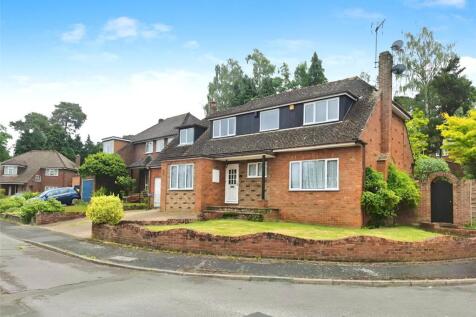 Basingbourne Close, Fleet, Hampshire 4 bed detached house for sale