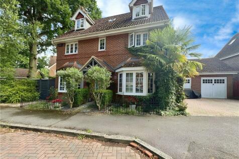 5 bedroom detached house for sale