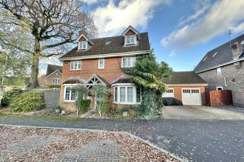 5 bedroom detached house for sale