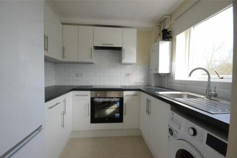 Falkners Close, Fleet, Hampshire 2 bed apartment for sale