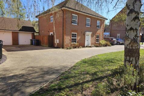 Falconer Road, Fleet, Hampshire 4 bed detached house for sale