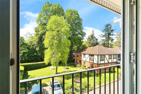 Pegasus Court, Fleet, Hampshire 2 bed apartment for sale