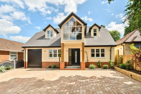 Florence Road, Fleet, Hampshire 4 bed detached house for sale