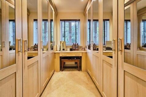 Heckfield Drive, Fleet, Hampshire 5 bed detached house for sale