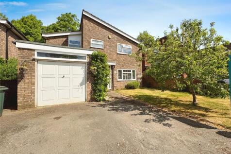 Larissa Close, Tilehurst, Reading 4 bed detached house for sale