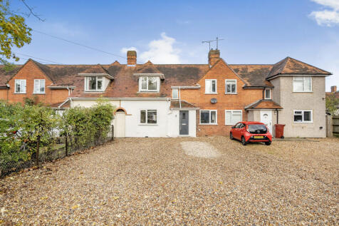 Maple Gardens, Reading, Berkshire 3 bed terraced house for sale