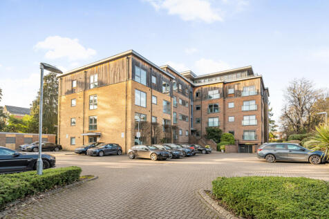 Priory Point, 36 Southcote Lane, Reading 2 bed apartment for sale