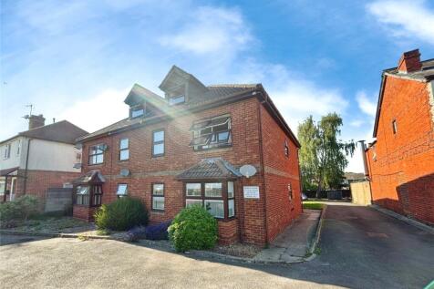 Whitley Wood Road, Reading, Berkshire 2 bed apartment for sale