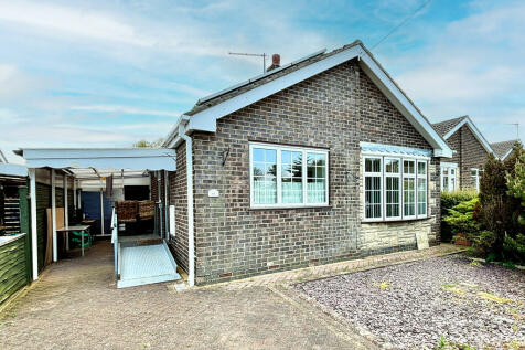 2 bedroom detached bungalow for sale