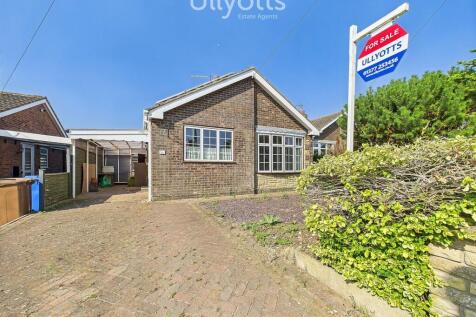 2 bedroom detached bungalow for sale