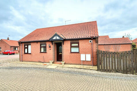 2 bedroom detached bungalow for sale